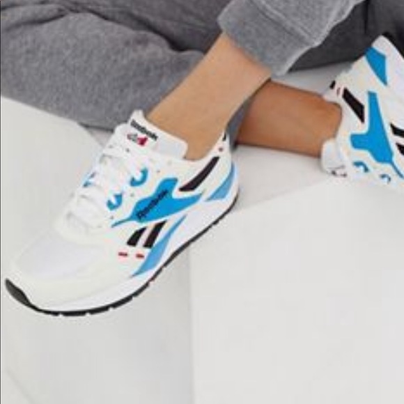 Reebok Shoes - Reebok Bolton white & blue